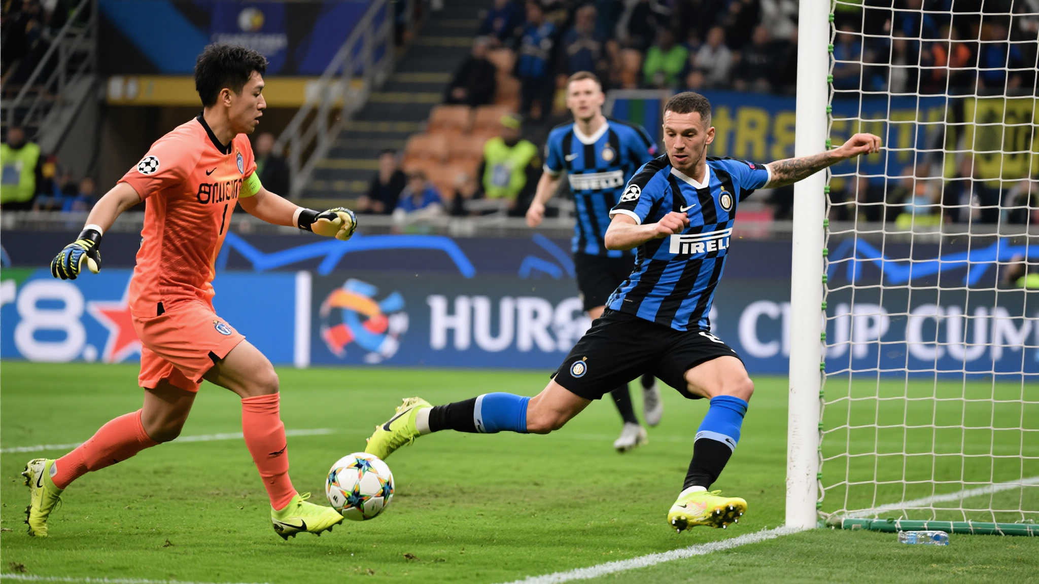 惊心动魄!世俱杯巅峰对决,国米补时绝杀,亚洲球队首尝败绩 世俱杯赛场从来都不缺乏震撼人心的瞬间,而本届比赛更